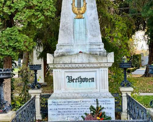 Zentralfriedhof - The Unusual Museum of The D...