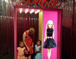 Barbie -näyttely ja kesäpäivä kaupungilla
