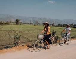 Ensikosketus Myanmariin Mandalayssä