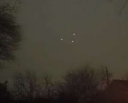 Suuri kolmionmuotoinen UFO kuvattu Texasin yllä