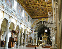 Santa Maria in Aracoeli – kultaa ja kimallust...