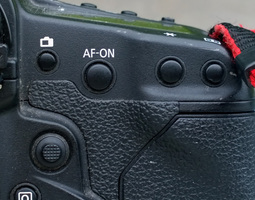 Canon EOS-1D X ja petolliset napit