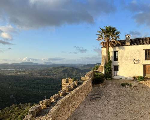 3 helmeä Andalusiassa – Castellarin linnamajo...