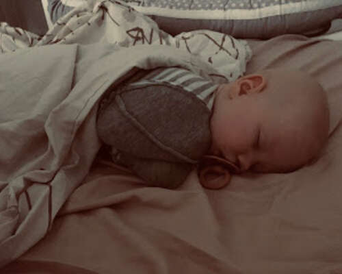 Vauvasta taitava nukkuja - hyvien yöunien läh...