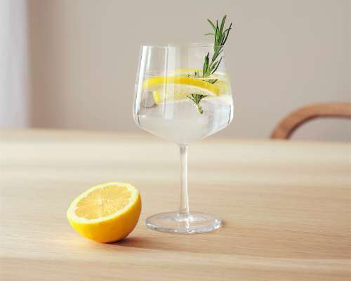 Upea uutuus – Iittala Essence cocktail-lasi