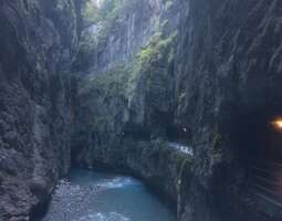 Acrophobic in Aare Gorge