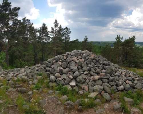 Kasakallio hill is home to ancient tombs and ...