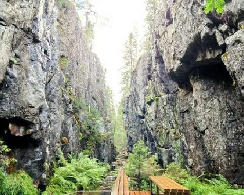 Orinoro gorge is the seventh wonder of Savo