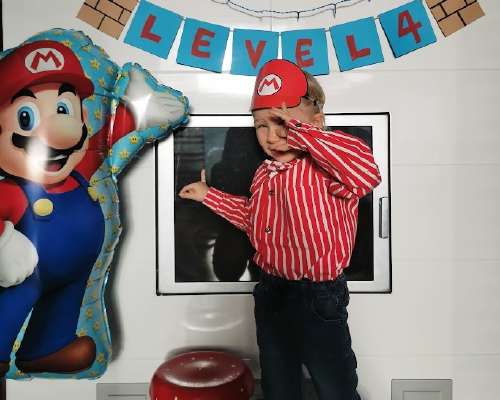 Super Mario juhlat 4-vuotiaalle
