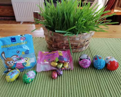 Pääsiäismunamaistelu / Easter Eggs