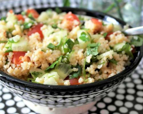 Helppo ja raikas tabbouleh-salaatti