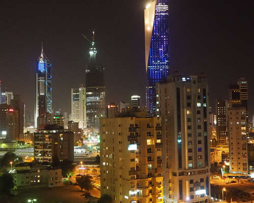 Kesäinen Kuwait City elää iltaisin
