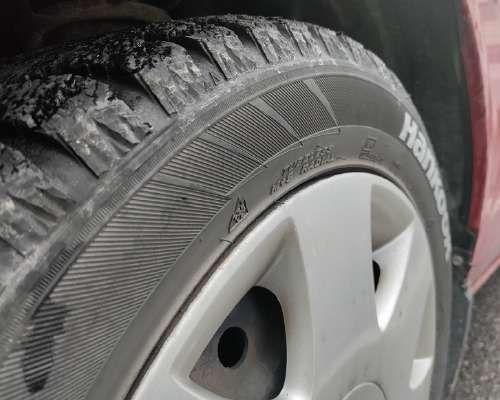 Mitä auton renkaiden merkinnät tarkoittavat?