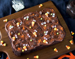 Halloween-leivonta: Halloweenin suklaapiirakk...