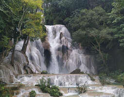 Laos, luang prabang: maailmankaunein vesiputo...