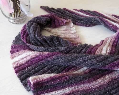 Toinen Infinity shawl
