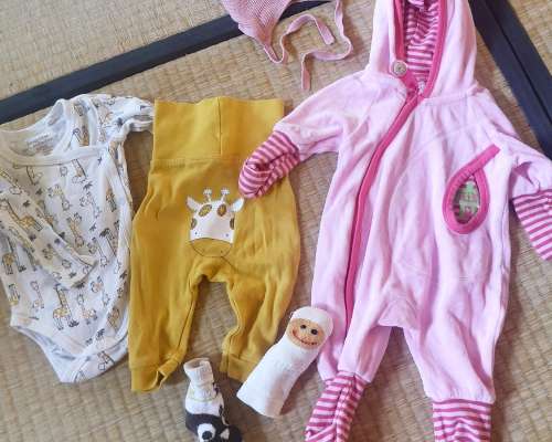 Vauvan ensimmäiset vaatteet