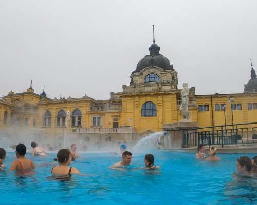 Széchenyin kylpylä Budapestissa on elämys