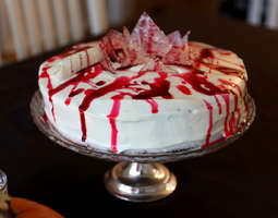 Kauhujen kakku - Halloweenin Red Velvet Cake