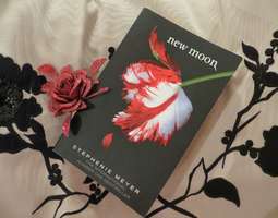 Stephenie Meyer: Uusi kuu