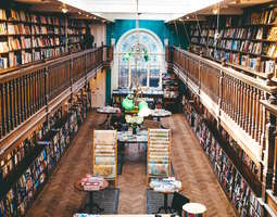 Lukutoukan Lontoo eli Lontoon parhaat kirjakaupat