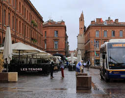 Sadepäivä Toulousessa