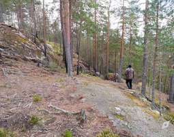 Rapalan kalliot ja luolat, Kangasniemi