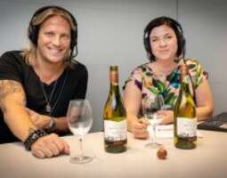 Viinivieraissa on podcast, jossa viini kuuluu...