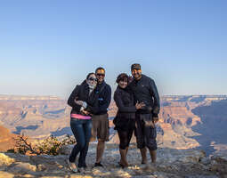 Road Trip USA: Auringonnousu Grand Canyonilla...