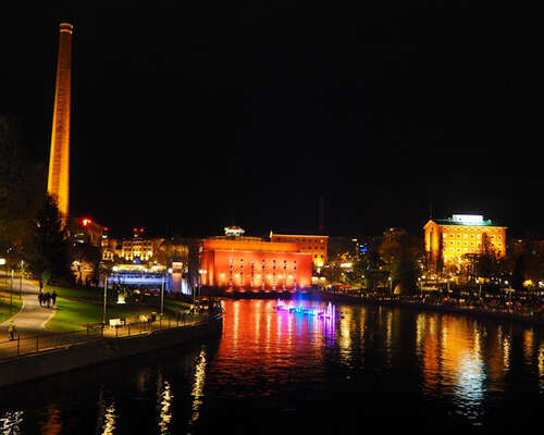 Punaisia saappaita ja tanssivia vesiä Tampereella
