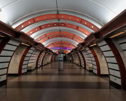 Kierros Pietarin metroasemilla