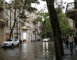 Kun Bakussa kadut tulvivat