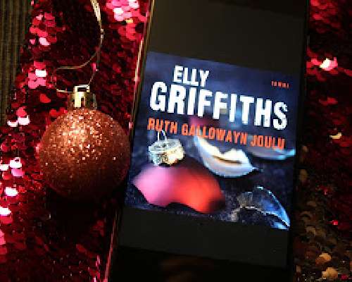 Elly Griffiths / Ruth Gallowayn joulu - lyhyt...