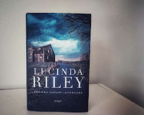 Lucinda Riley / Kuolema sisäoppilaitoksessa -...