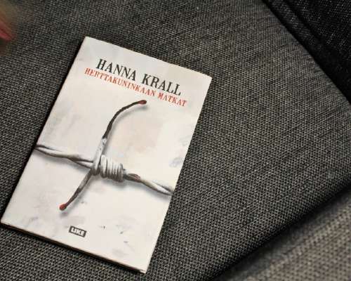 Hanna Krall: Herttakuninkaan matkat