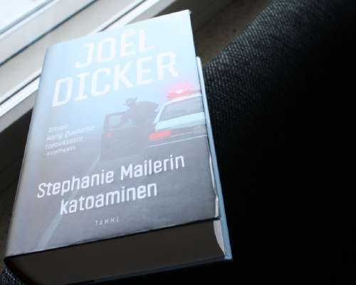 Joël Dicker: Stephanie Mailerin katoaminen