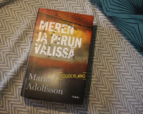 Maria Adolfsson: Meren ja pirun välissä