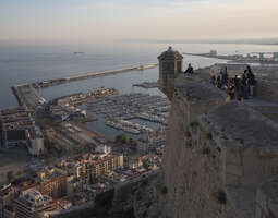Alicanten kolme kaupunkia espanjan costa blancalla