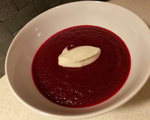 Pureed beetroot soup