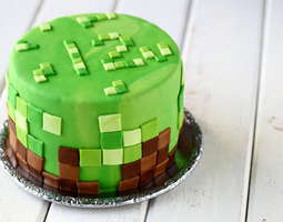 Minecraft -kakku punaherukka-omenatäytteellä ...