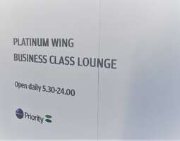 Finnair Platinum Wing Lounge non-Schengen Plu...