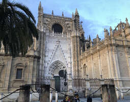Sevillan huiput Sevillan katedraali ja Real A...
