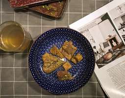 Four things right now: iranian cookies and al...