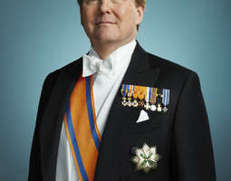 Alankomaiden kuningas Willem-Alexander viisi ...