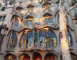 Arkkitehtuurin outoudet. Gaudi ja Barcelona