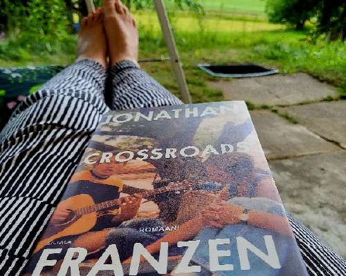 Jonathan Franzen: Crossroads & elokuun kirjapiiri