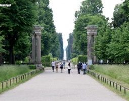 Potsdam, palatsikaupunki Berliinin kupeessa