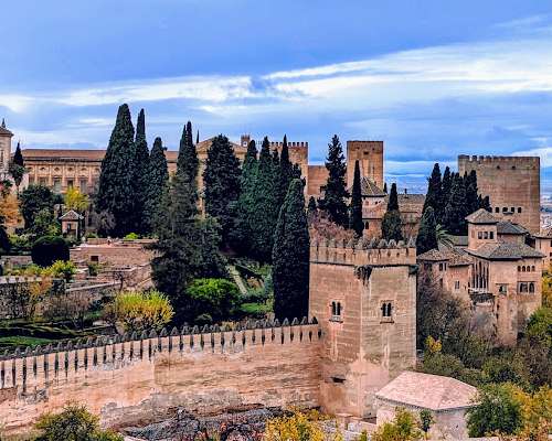 Granadan helmet: Alhambra ja katedraali