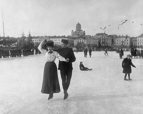 Luistelemassa Helsingissä vuonna 1906