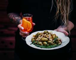 Grillatut oliivit aka “aperoliivit”